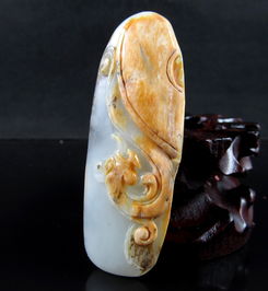 老师你好 请帮忙看看我的 这三块和田玉的料子 罗甸白玉 青海白玉山料 俄罗斯籽料