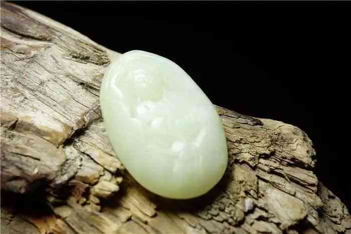 青海和田玉的特色 米粥状与白点点的产地标识